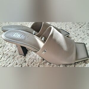 DKNY Women's Kailyn Ash Square Toe Mule Sandals